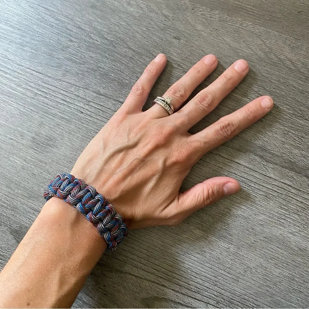 Paracord Bracelet NEW Unisex Handmade USA Red Blue Silver Black